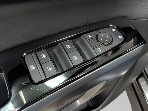 Used 2025 Nissan Pathfinder SL w/ Lighting Package (N92) AWD/4WD image 13