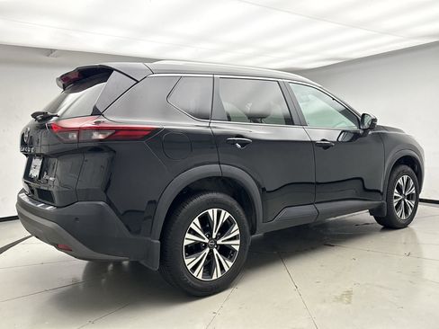 Used 2023 Nissan Rogue SV w/ SV Premium Package image 5