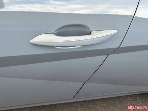 Used 2023 Hyundai Elantra SE FWD image 10