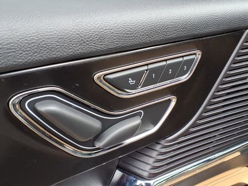 Used 2022 Lincoln Corsair Reserve w/ Equipment Group 201A image 12