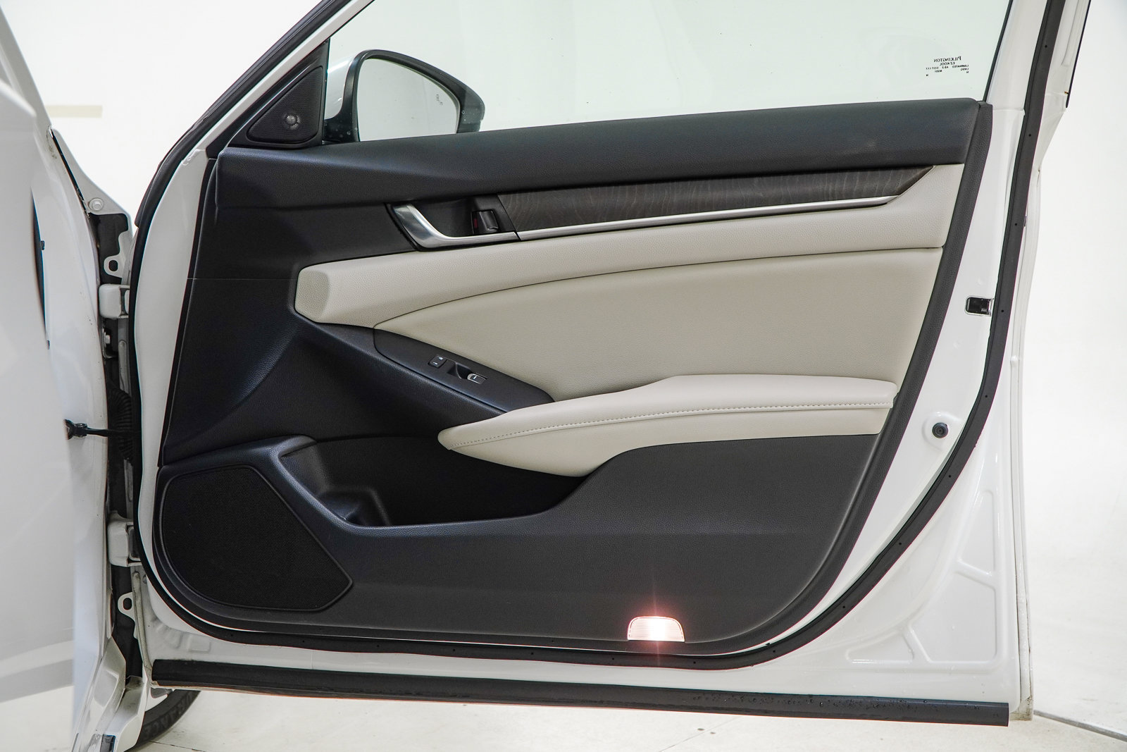 Used 2019 Honda Accord Touring image 38