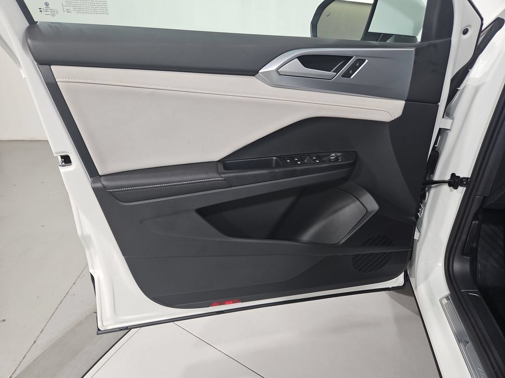 New 2026 Volkswagen Taos SE AWD/4WD image 10