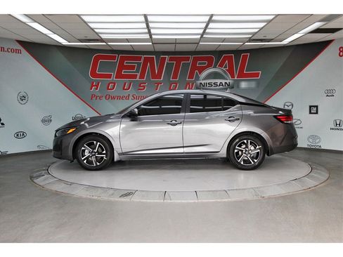 New 2025 Nissan Sentra SV image 3