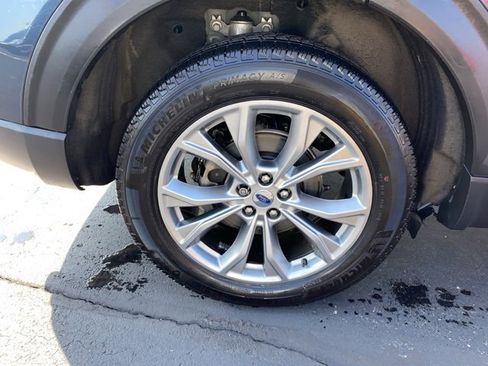 Certified 2023 Ford Explorer Limited w/ Equipment Group 301A image 9