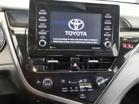 Used 2022 Toyota Camry SE image 21