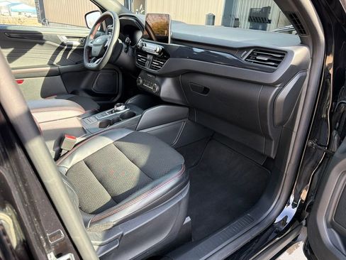 Used 2025 Ford Escape ST-Line Select image 18