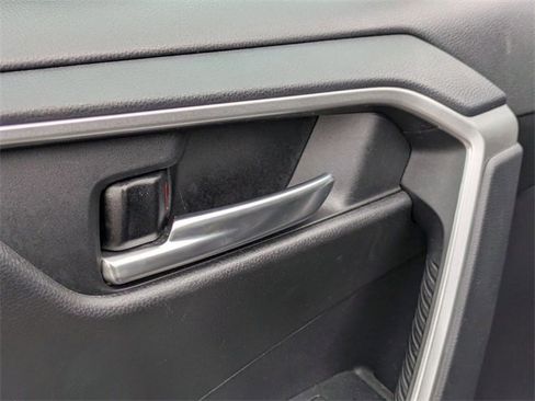 Used 2021 Toyota RAV4 XLE w/ Carpet Mat Package (TMS) image 13