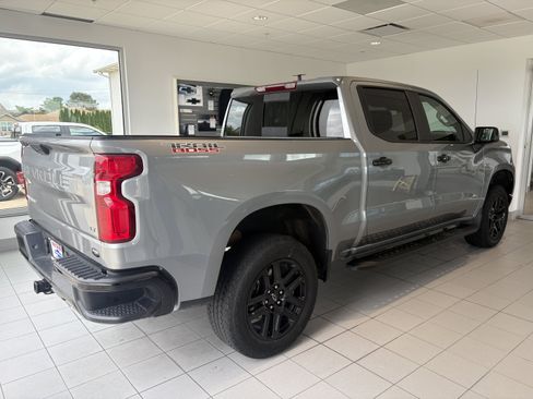 Used 2025 Chevrolet Silverado 1500 LT Trail Boss w/ Convenience Package II AWD/4WD image 8