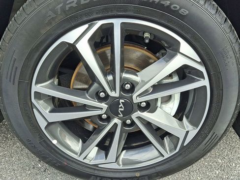 Used 2024 Kia Forte LXS image 10