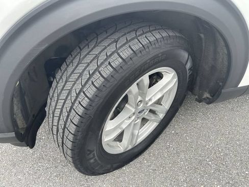 Certified 2023 Ford Explorer XLT w/ Equipment Group 202A AWD/4WD image 10
