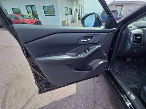 Used 2025 Nissan Rogue SV FWD image 42