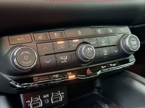 Used 2025 Dodge Durango R/T image 18