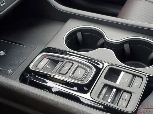 Used 2025 Honda Pilot Black Edition image 36