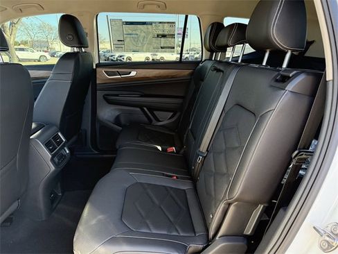New 2026 Volkswagen Atlas SE image 17