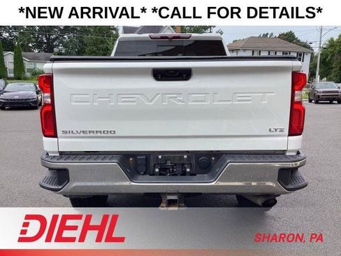 Used 2022 Chevrolet Silverado 2500 LTZ w/ LTZ Convenience Package AWD/4WD image 9