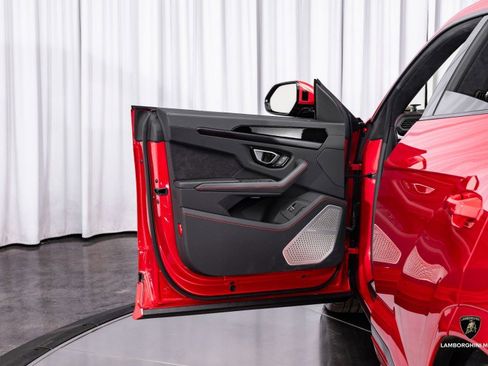 Used 2024 Lamborghini Urus S image 24