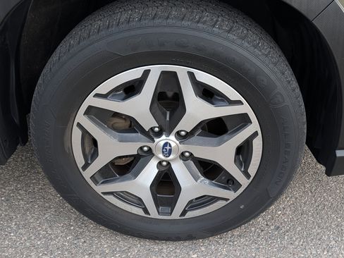 Used 2023 Subaru Forester Premium image 15