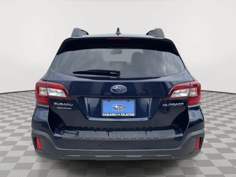 Used 2018 Subaru Outback 2.5i Limited AWD/4WD image 12