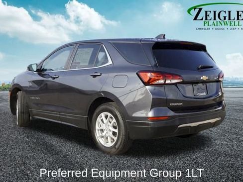 Used 2023 Chevrolet Equinox LT image 2