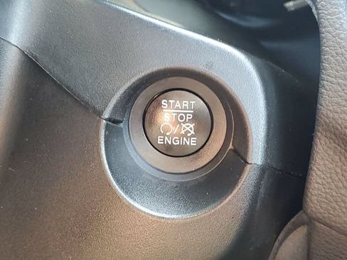 Used 2018 Jeep Compass Limited AWD/4WD image 16