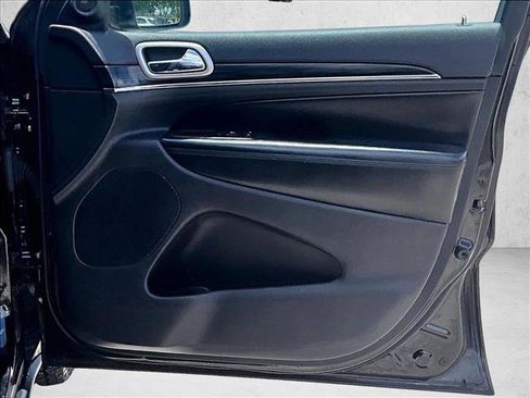 Used 2019 Jeep Grand Cherokee Limited RWD image 18