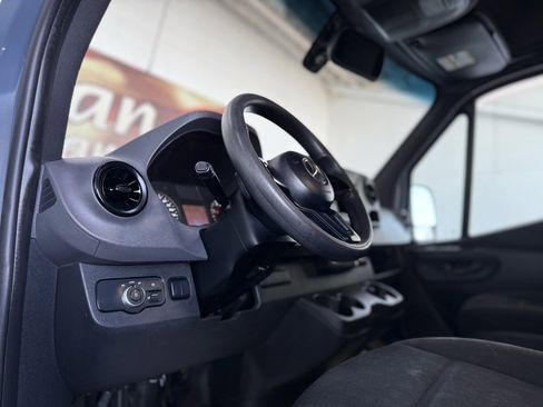 Used 2019 Mercedes-Benz Sprinter 144 image 36