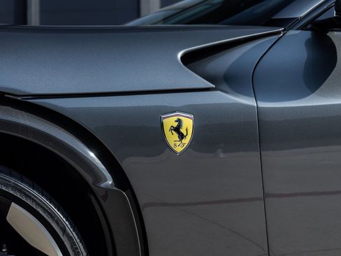 Used 2024 Ferrari Purosangue image 17