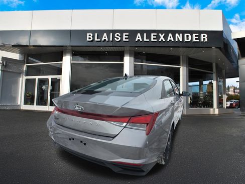 Used 2023 Hyundai Elantra SEL image 5