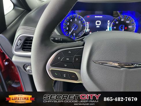 New 2026 Chrysler Pacifica Select image 16