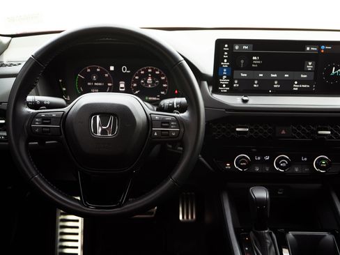 Used 2024 Honda Accord Sport image 18
