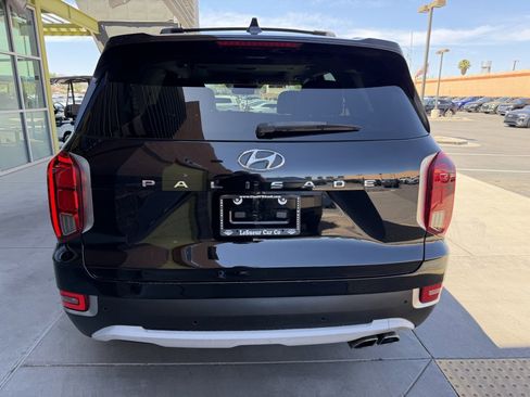 Used 2022 Hyundai Palisade SEL w/ Premium Package FWD image 13
