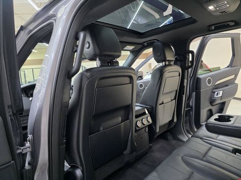Used 2020 Land Rover Discovery Landmark AWD/4WD image 29