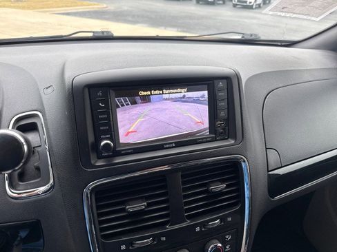 Used 2020 Dodge Grand Caravan SXT image 15