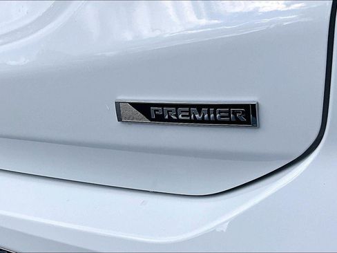 Certified 2018 Chevrolet Equinox Premier image 18