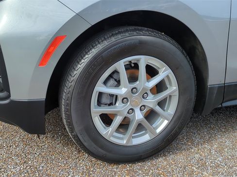 Used 2024 Chevrolet Equinox LS w/ LS Convenience Package image 10