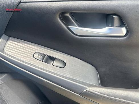 Used 2024 Nissan Sentra SV FWD image 14
