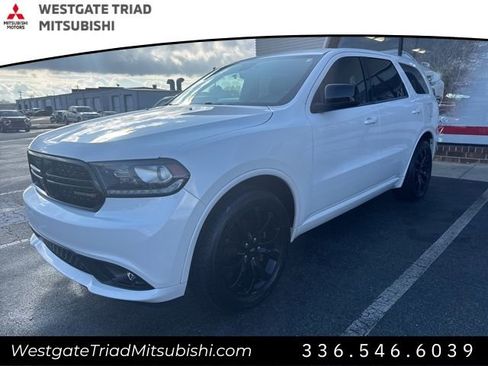 Used 2019 Dodge Durango SXT image 3