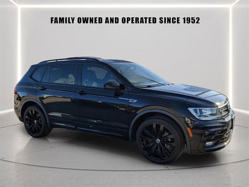 Certified 2021 Volkswagen Tiguan SE R-Line image 6
