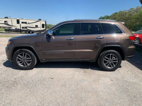 Used 2019 Jeep Grand Cherokee Limited image 2