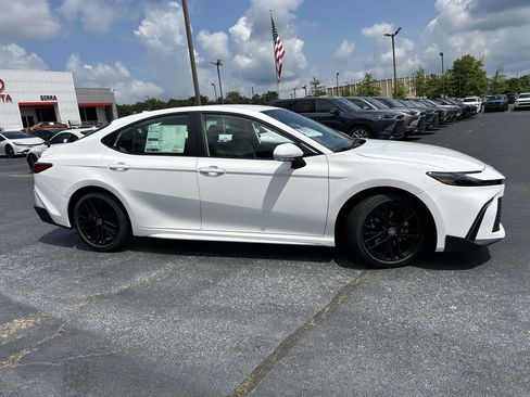 New 2026 Toyota Camry SE FWD image 2