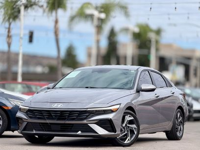 Used 2025 Hyundai Elantra Limited
