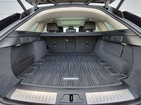 Used 2025 Land Rover Range Rover Velar Dynamic SE image 12