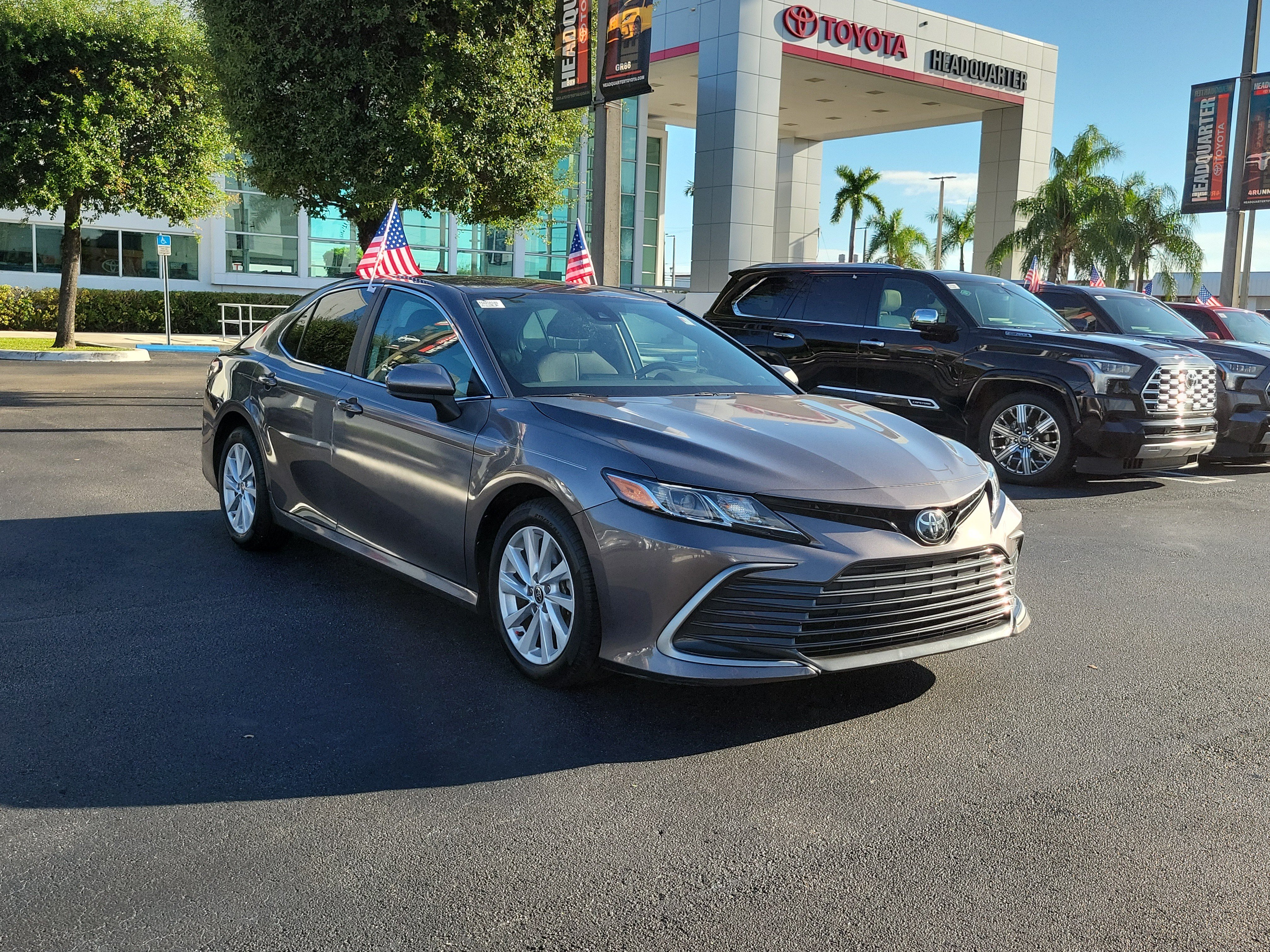 Used 2022 Toyota Camry LE FWD image 2