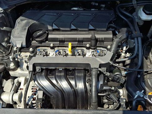 Used 2024 Hyundai Venue SEL FWD image 29