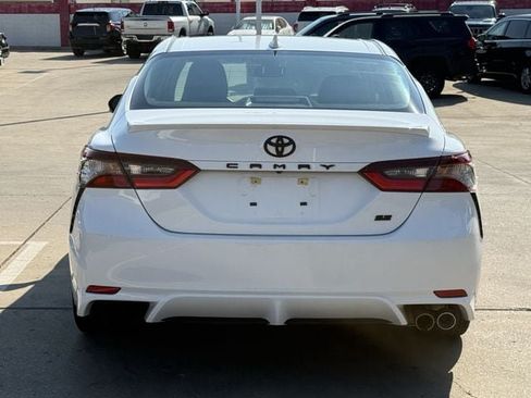 Used 2023 Toyota Camry SE FWD image 5