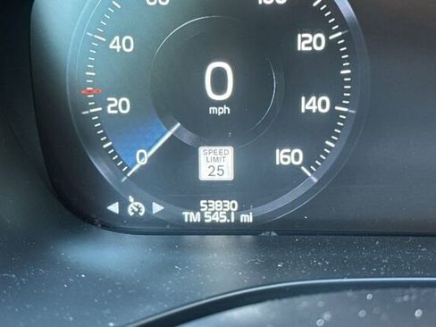Used 2019 Volvo XC60 T8 Momentum w/ Premium Package AWD/4WD image 25