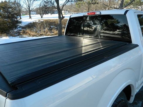 Used 2018 Ford F150 Platinum w/ Equipment Group 701A Luxury image 8