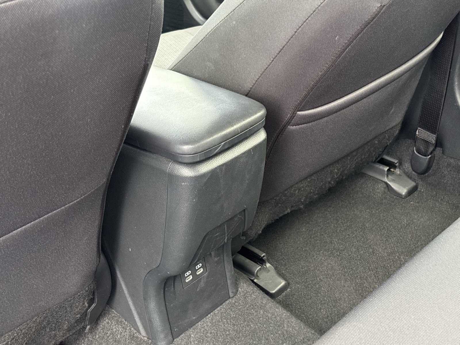 Used 2024 Toyota Prius LE FWD image 21