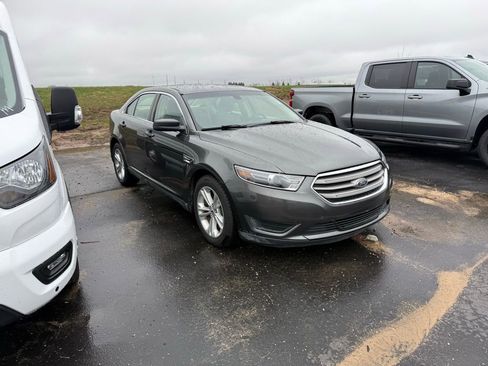 Used 2017 Ford Taurus SE FWD image 5