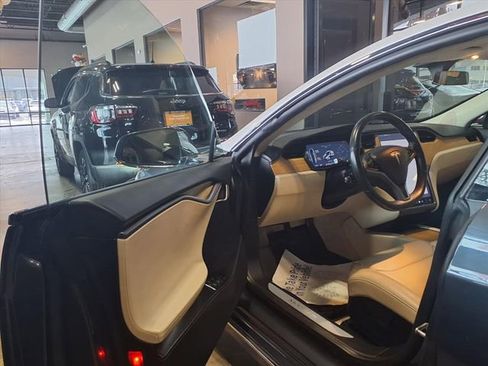 Used 2019 Tesla Model S Long Range image 8